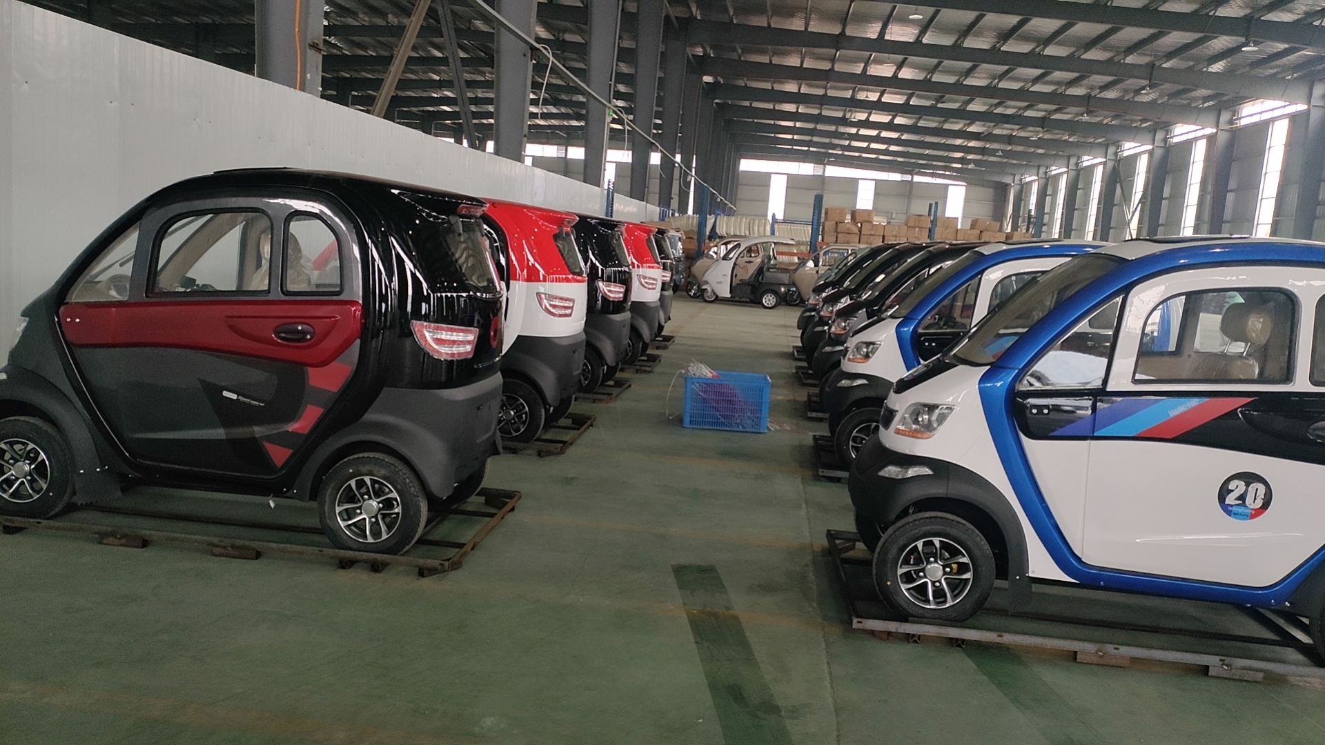 loading ji005 electric car